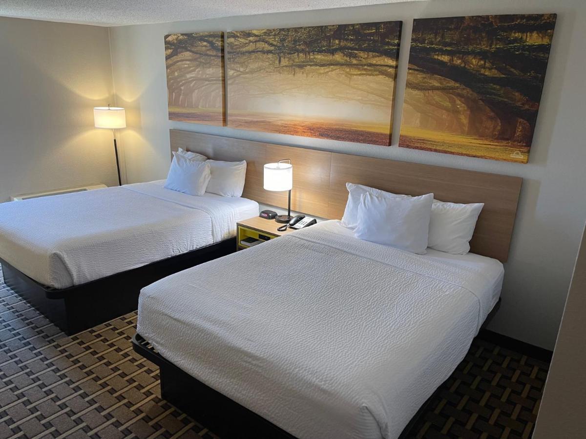 Hotel Days By Wyndham Fayetteville-south/i-95 Exit 49 3*