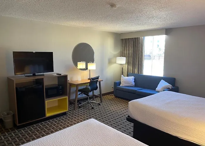 Days Inn By Wyndham Fayetteville-South/I-95 Exit 49