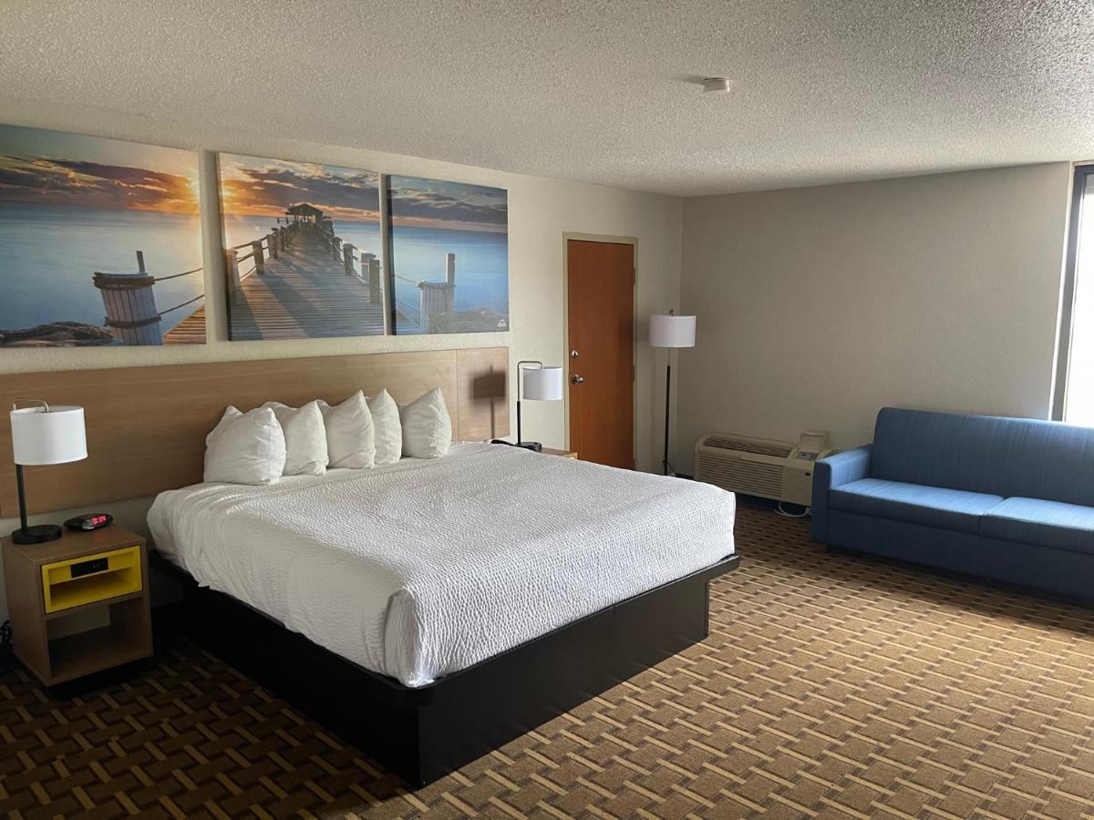 Days By Wyndham Fayetteville-south/i-95 Exit 49 Hotel Fayetteville