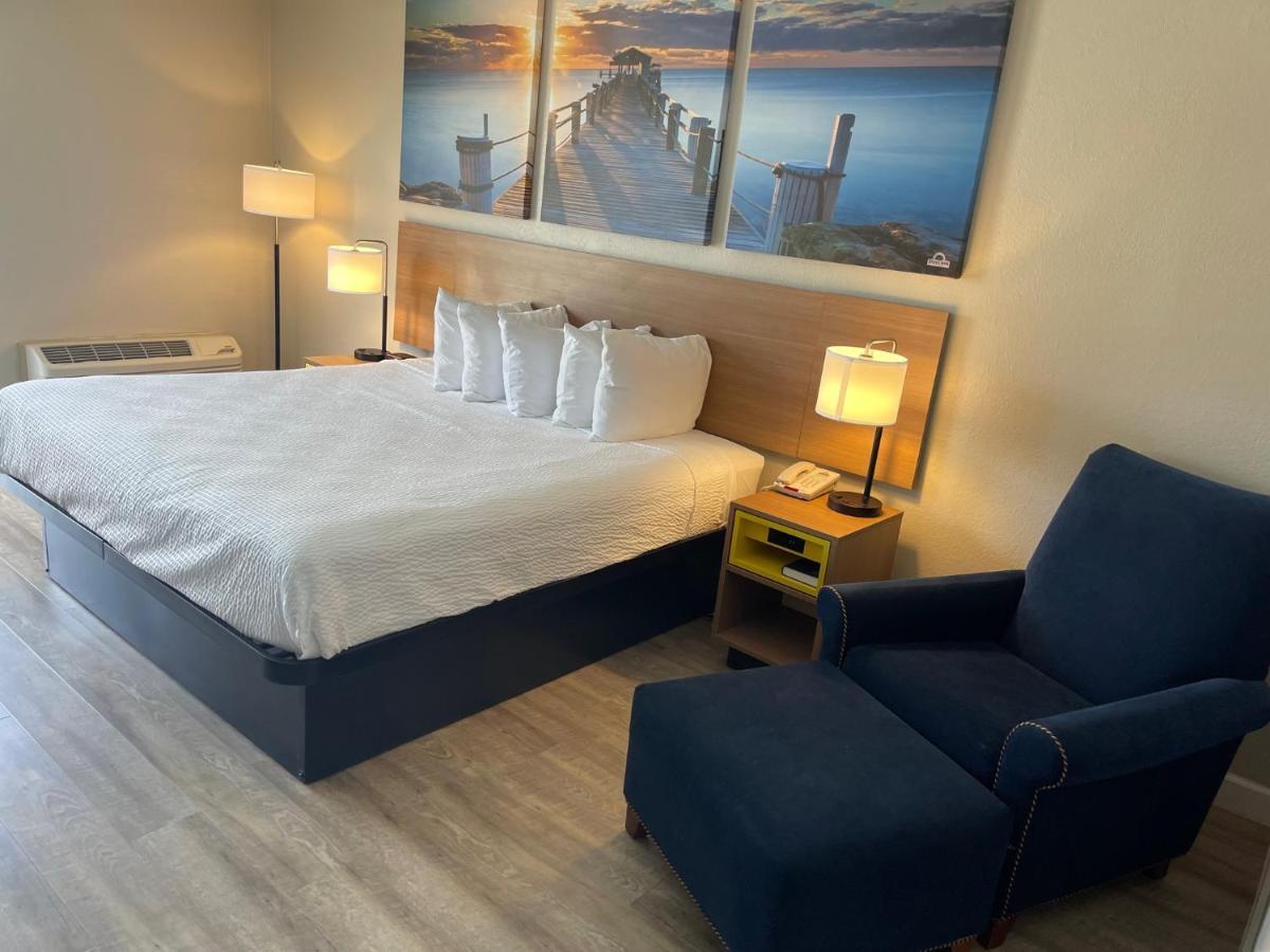 Days By Wyndham Fayetteville-south/i-95 Exit 49