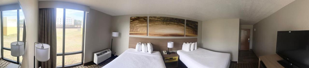 Days By Wyndham Fayetteville-south/i-95 Exit 49 Hotel