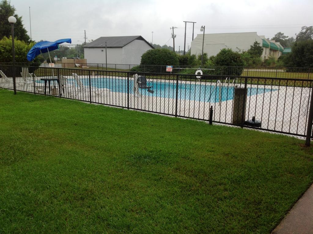 Hotel Days By Wyndham Fayetteville-south/i-95 Exit 49