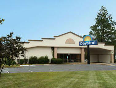 Hotel Days By Wyndham Fayetteville-south/i-95 Exit 49 Fayetteville